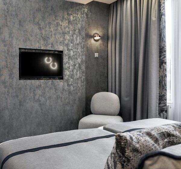 高级大房间, Bestseller