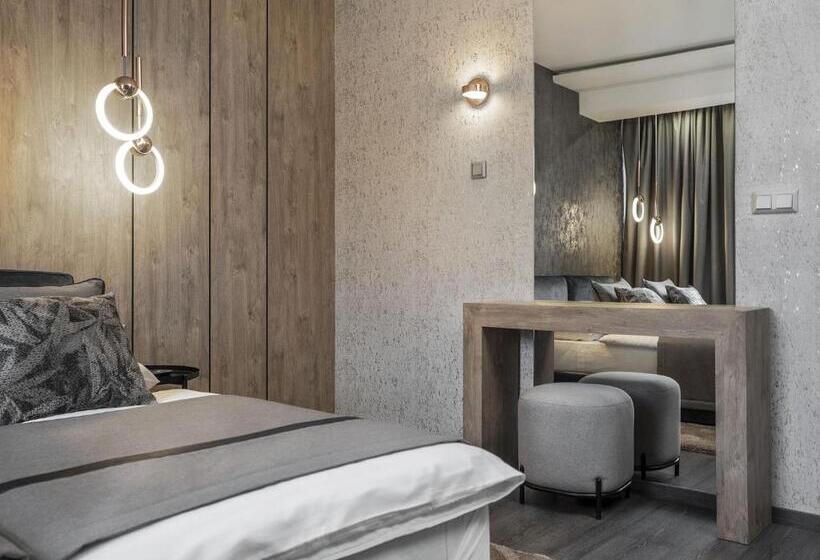 高级大房间, Bestseller