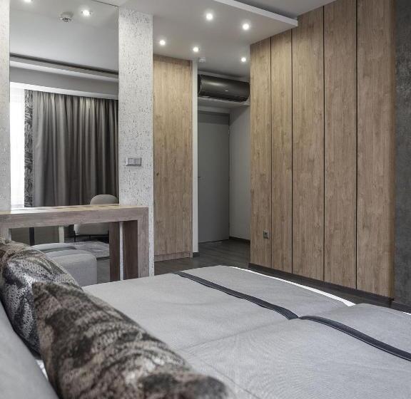 高级大房间, Bestseller