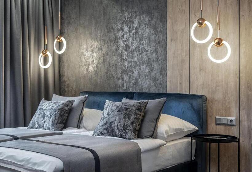 高级大房间, Bestseller