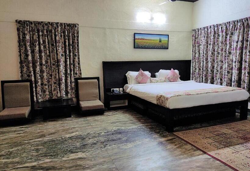 חדר סטנדרט עם מיטת קינג, Chira Meadows Ecoresort, Dapoli