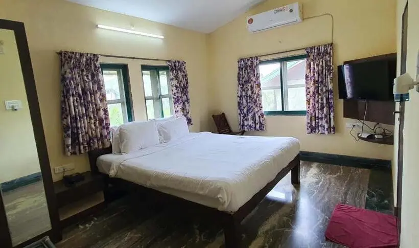 デラックスルーム, Chira Meadows Ecoresort, Dapoli