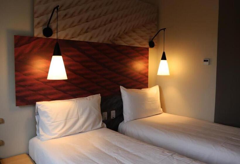 Номер Стандарт, Ibis Guaxupe