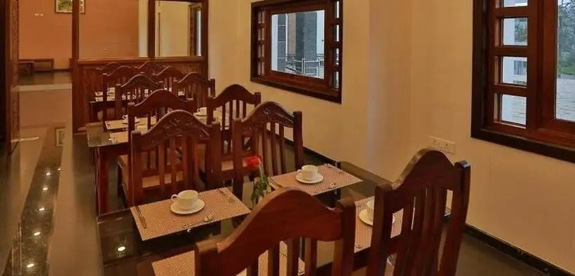 デラックスルーム, Lemongrass Inn Munnar