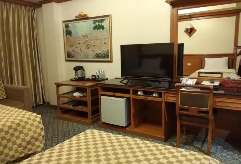 スタンダードシティビュールーム, Taksila