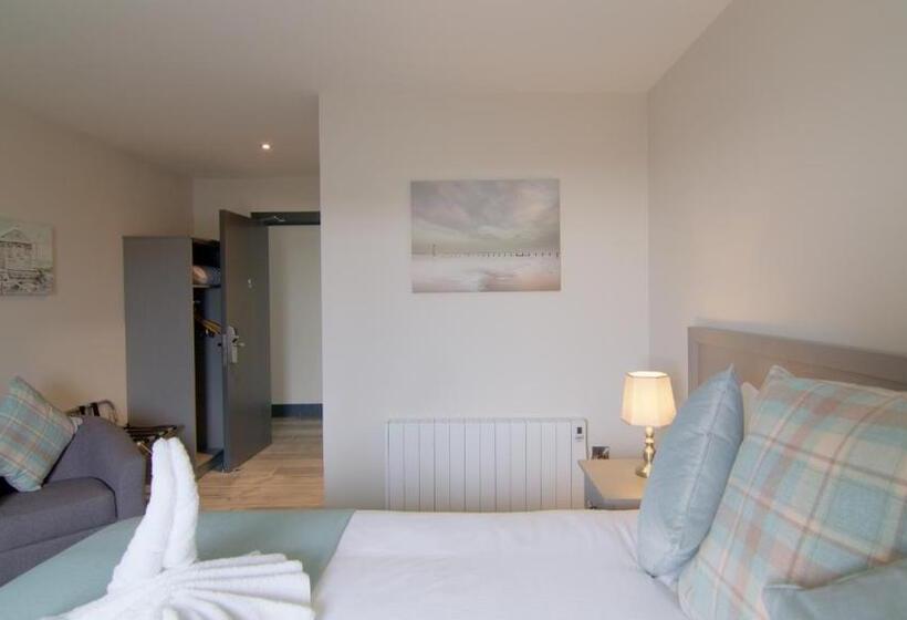 이코노미 룸, The Saratoga