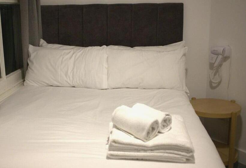 Номер Стандарт, The Wellington Hotel Birmingham   Breakfast Included, Near O2 Academy & City Centre