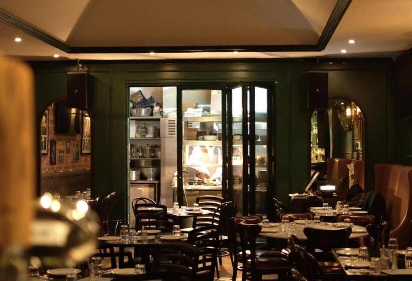 Номер Basic, The Wellington Hotel Birmingham   Breakfast Included, Near O2 Academy & City Centre
