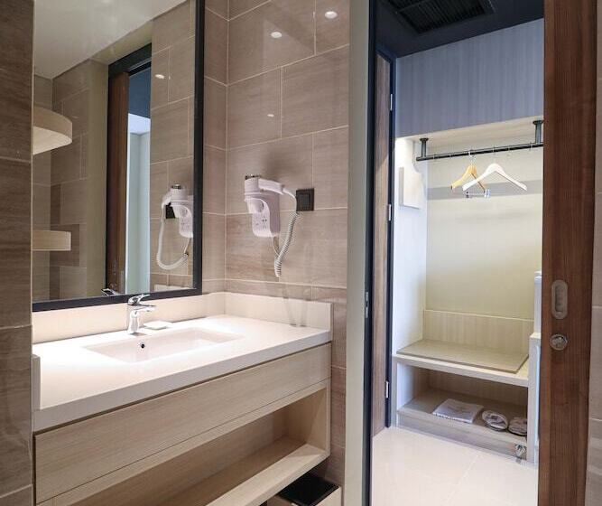 Трехместный Номер Deluxe, Prime Park Hotel & Convention Lombok