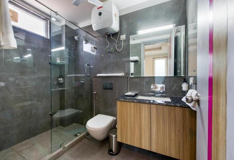 Deluxe-huone, Rosastays Gurugram Sec 31