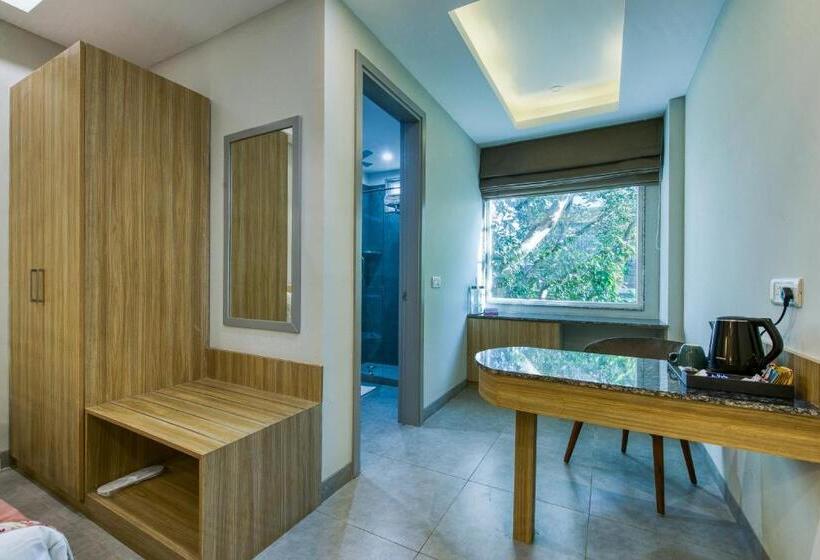 Deluxe-huone, Rosastays Gurugram Sec 31