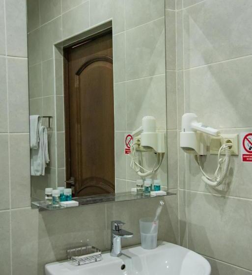 اتاق استاندارد, T&s Apart