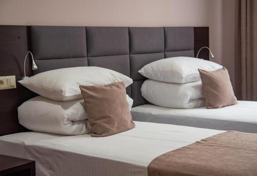 اتاق استاندارد, T&s Apart