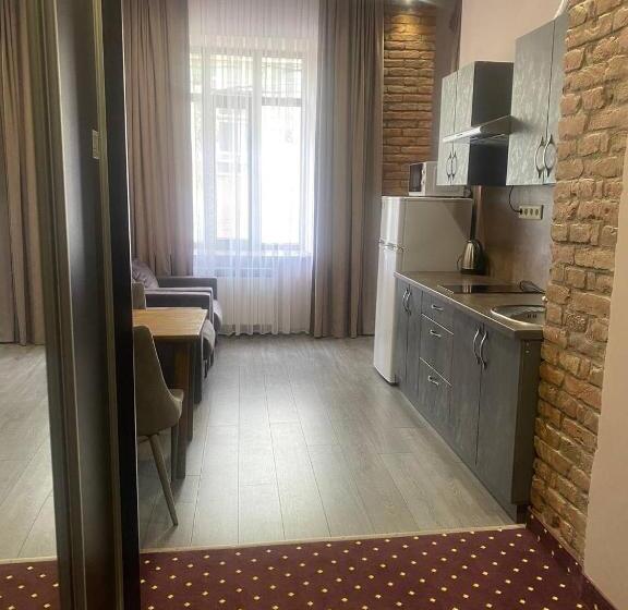 استودیو استاندارد با تخت کینگ, T&s Apart