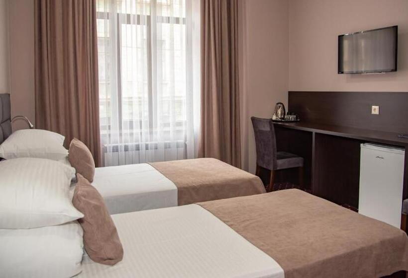 اتاق استاندارد, T&s Apart