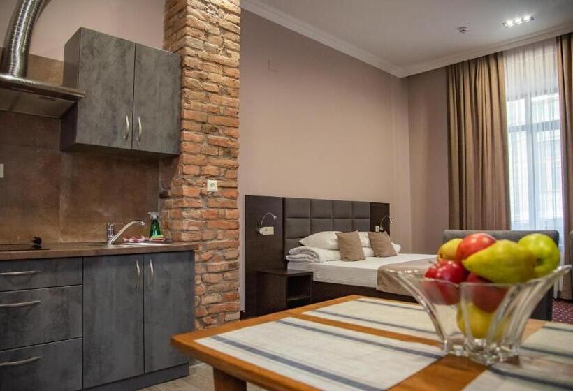 سوییت, T&s Apart