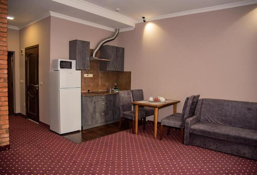 سوییت, T&s Apart