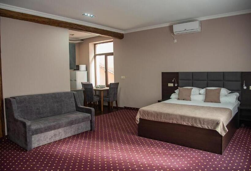 سوییت, T&s Apart