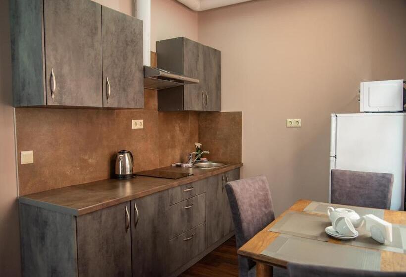 سوییت, T&s Apart