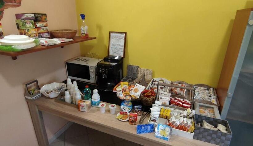 חדר סטנדרט לשלושה עם מרפסת, Complesso Turistico Aurora   Camere B&b