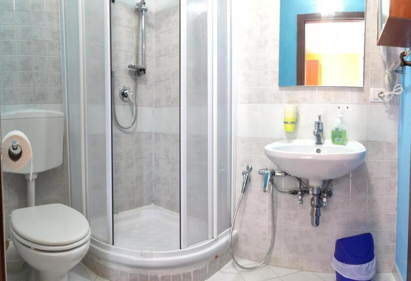 חדר דלוקס עם מרפסת, Complesso Turistico Aurora   Camere B&b