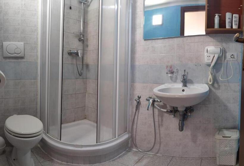 חדר סטנדרט לשלושה, Complesso Turistico Aurora   Camere B&b