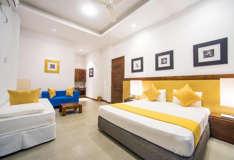 デラックストリプルルーム, Kevans Casa