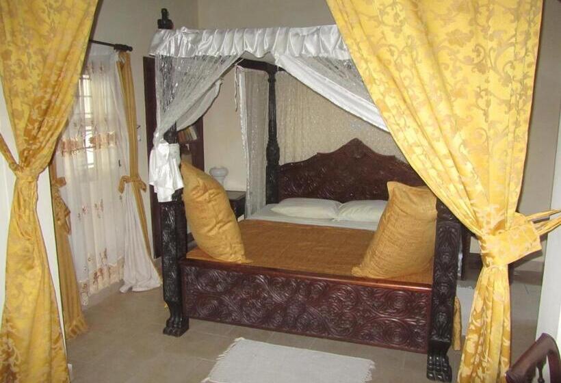 سوییت با چشم‌انداز دریا, Lamu Palace
