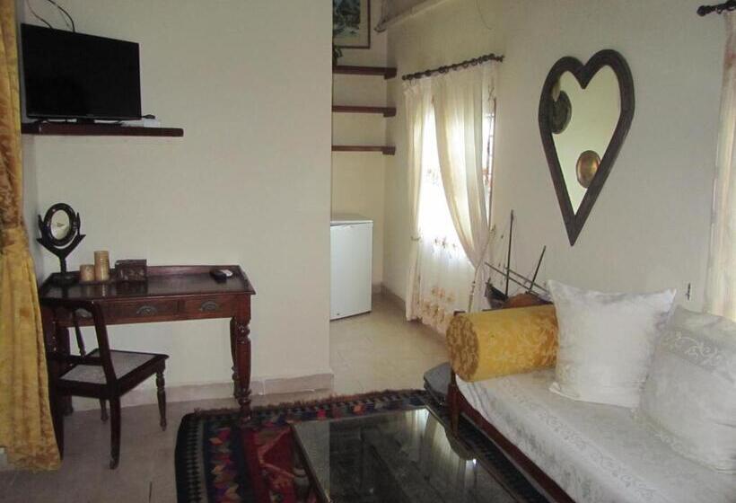 سوییت با چشم‌انداز دریا, Lamu Palace
