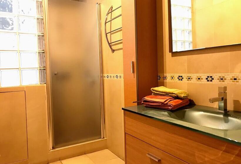 اتاق سوپریور, Triana Luxury Home