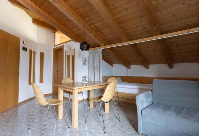 דירת חדר נוף לגינה, Residence Margreth