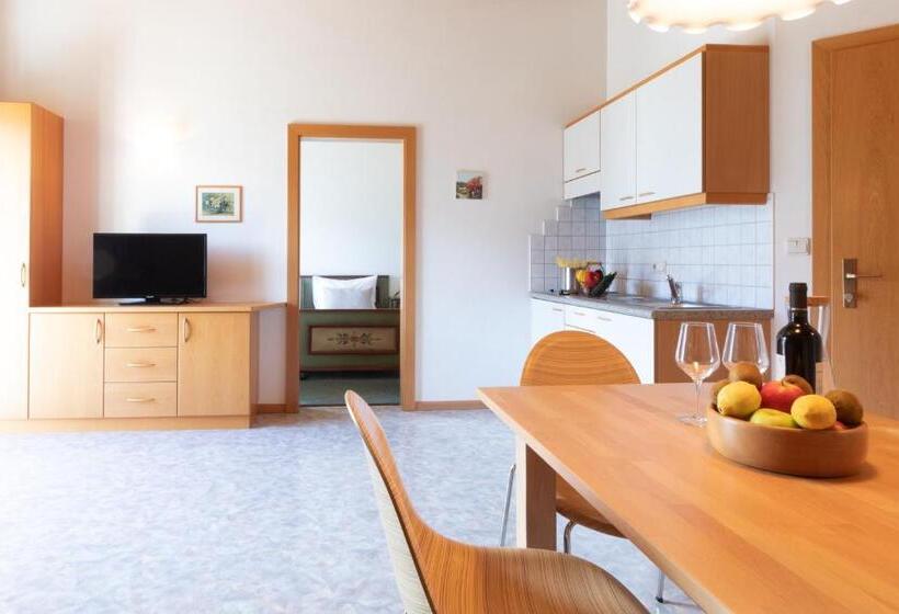 דירת חדר נוף לגינה, Residence Margreth