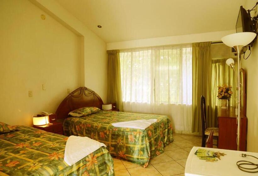 스탠다드 룸 더블 침대 2개, Sol Del Oriente Iquitos