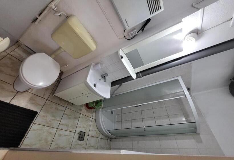 Номер Superior, Betty Panzio