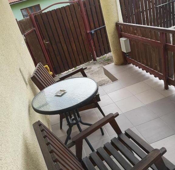 Номер Superior, Betty Panzio