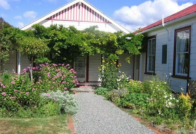اتاق استاندارد با چشم‌انداز باغ, Murrells Grand View House