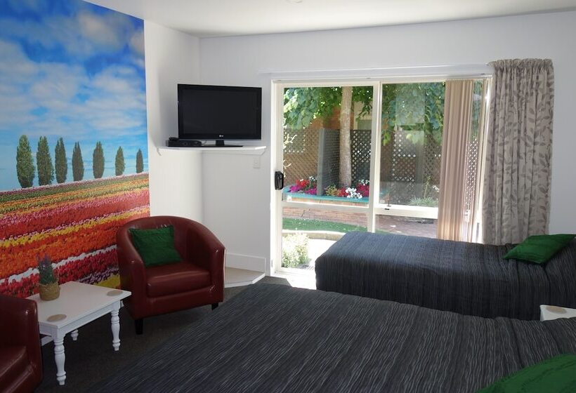 استودیوی استاندارد, Northwood Motor Lodge