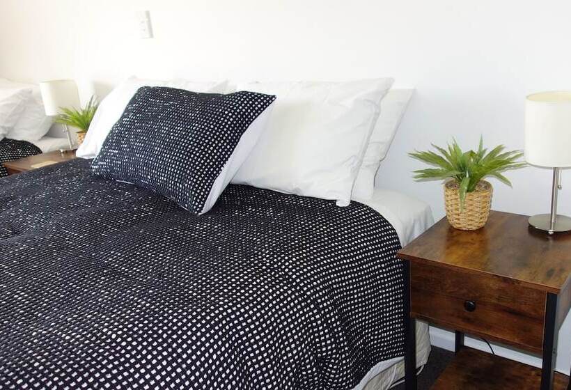 استودیوی استاندارد, Northwood Motor Lodge