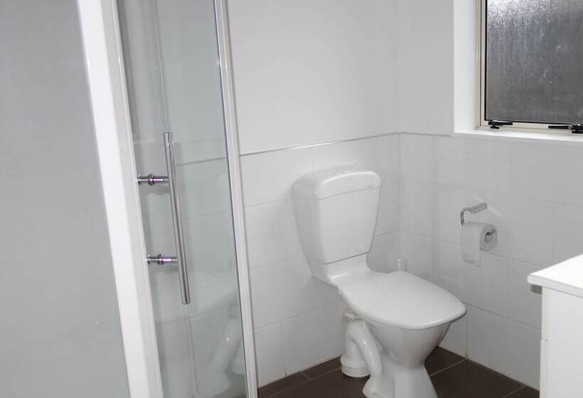 استودیوی استاندارد, Northwood Motor Lodge