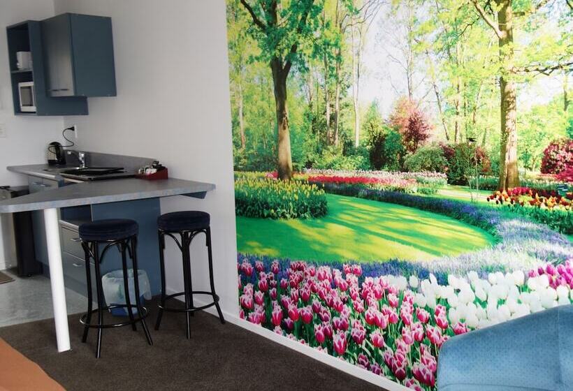 استودیوی استاندارد, Northwood Motor Lodge