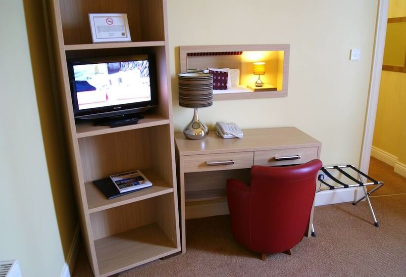 חדר קלאב, Number 10