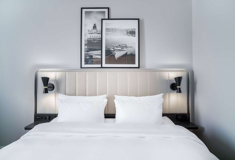 جناح جونيور, Radisson Hotel & Conference Centre Oslo Airport