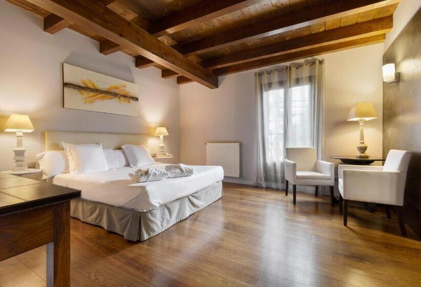 주니어 스위트, Rural Iribarnia