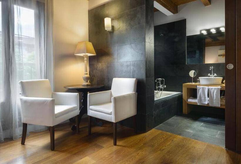 주니어 스위트, Rural Iribarnia