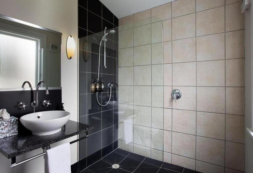 סוויטה, The Martinborough