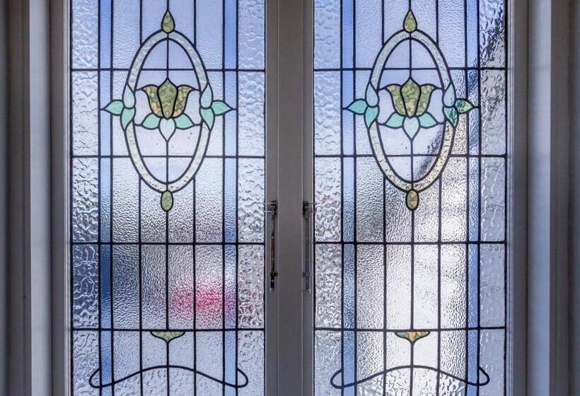 חדר סופריור, The Martinborough