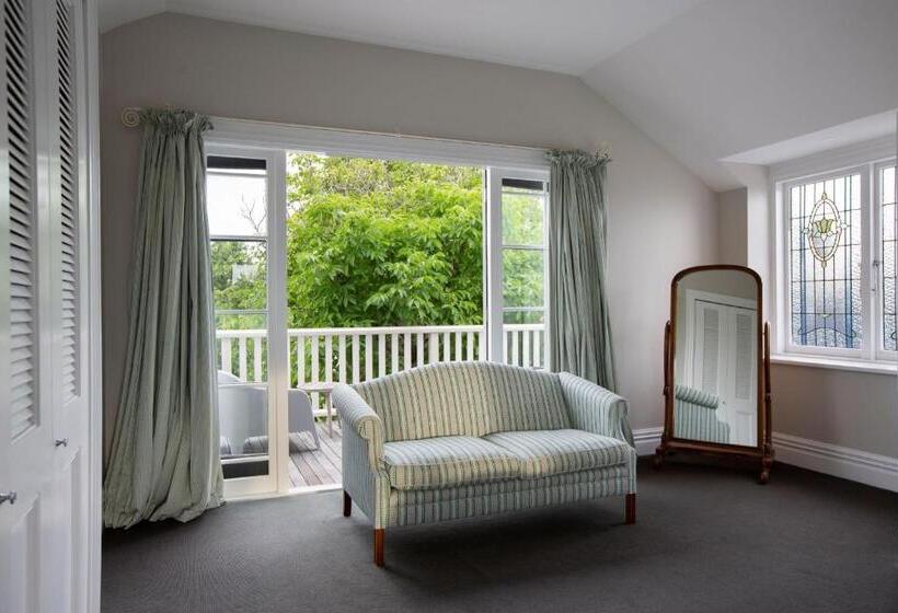 חדר סופריור, The Martinborough