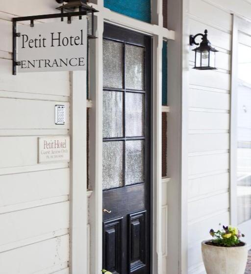 חדר בסיסי, The Martinborough