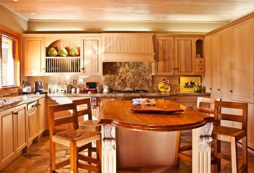 חדר סטנדרט, Treetops Lodge & Estate