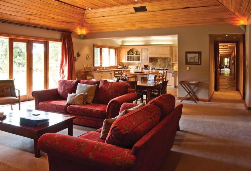 اتاق استاندارد, Treetops Lodge & Estate